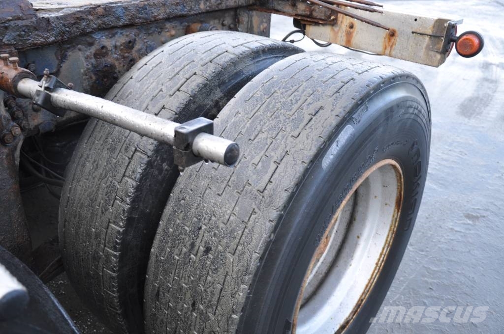 Scania R124 GB6X4NA 470 Тягачі
