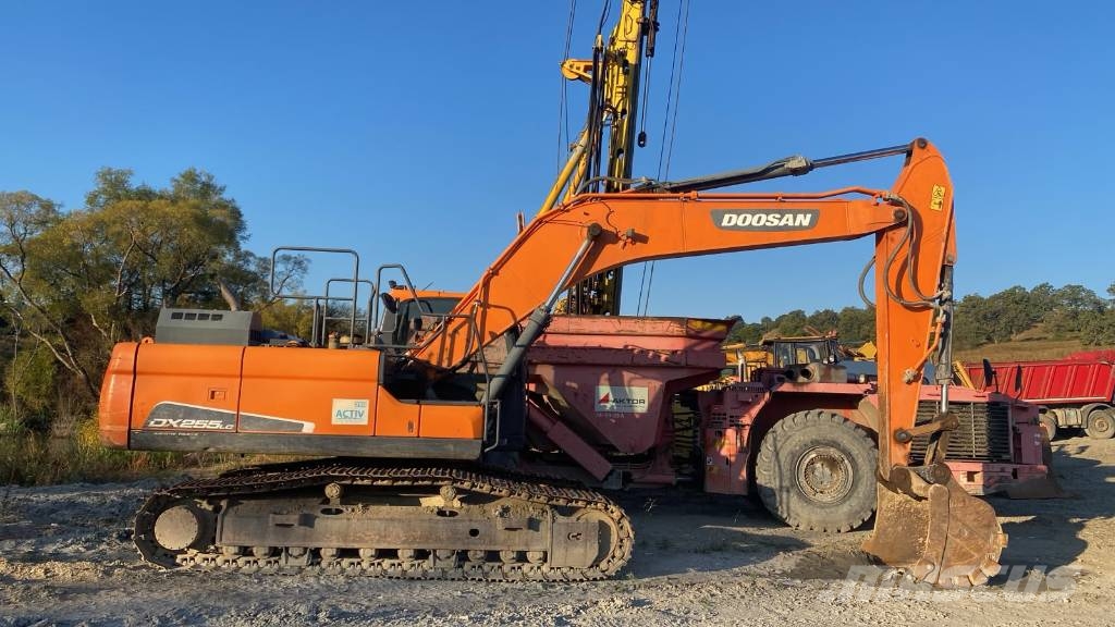 Doosan DX 255 LC-5, 2020, 10.576h, 25t, 1,6cm bucket 大型油圧ショベル12t以上(パワーショベル・ユンボ)