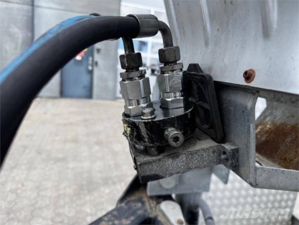 Manitou Vridbar Korg MRT مكونات أخرى