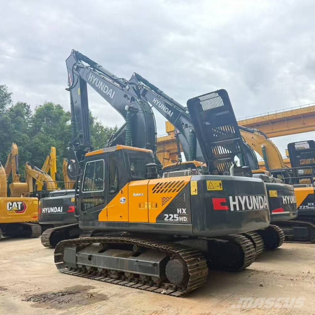 Hyundai HX225HD Kāpurķēžu ekskavatori