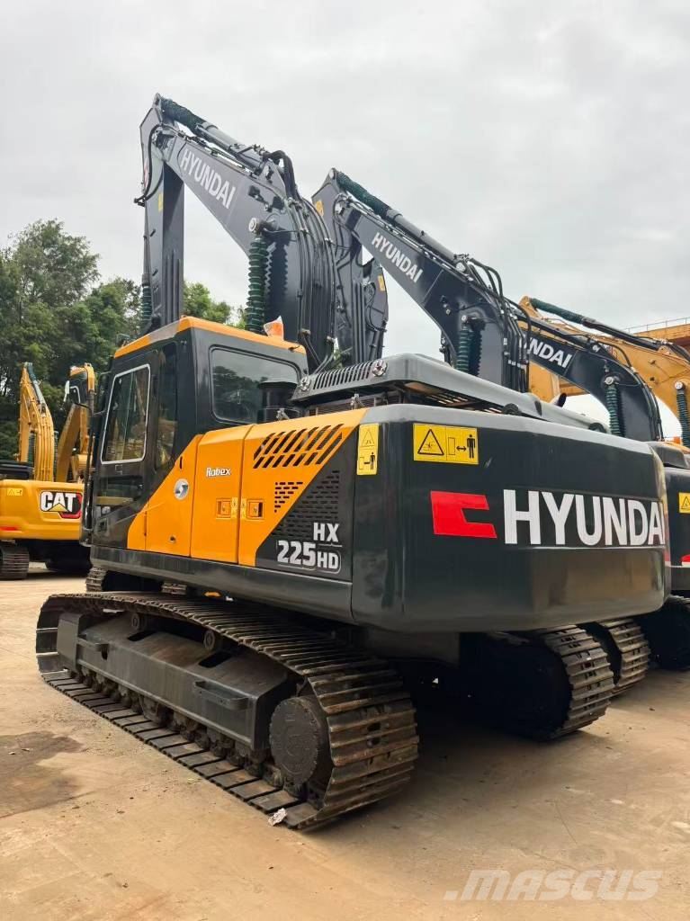 Hyundai HX225HD Kāpurķēžu ekskavatori