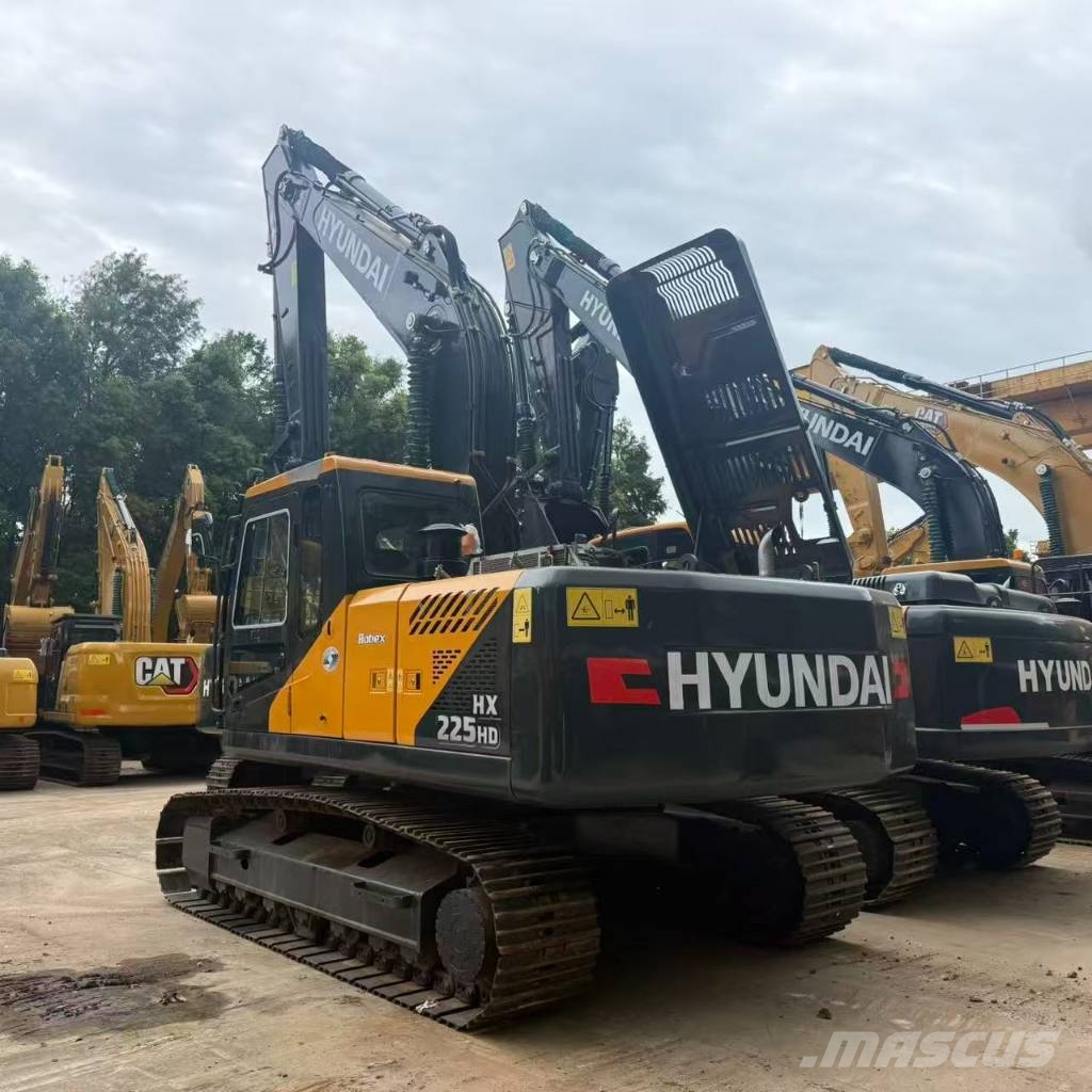 Hyundai HX225HD Kāpurķēžu ekskavatori