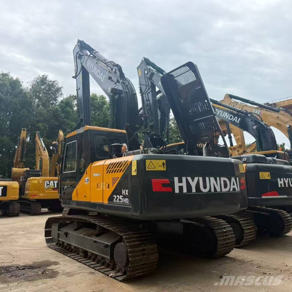 Hyundai HX225HD Kāpurķēžu ekskavatori