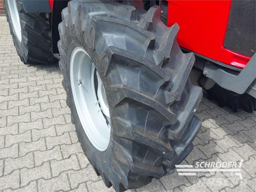 Massey Ferguson 4707 CAB ESSENTIAL Traktorit