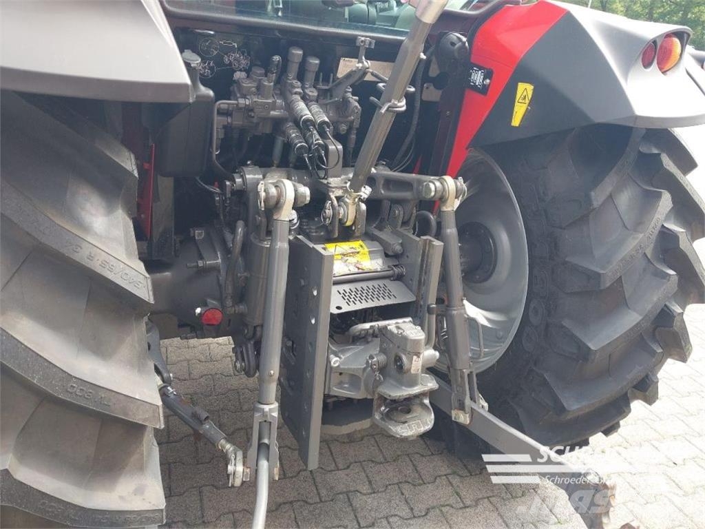 Massey Ferguson 4707 CAB ESSENTIAL Traktorit