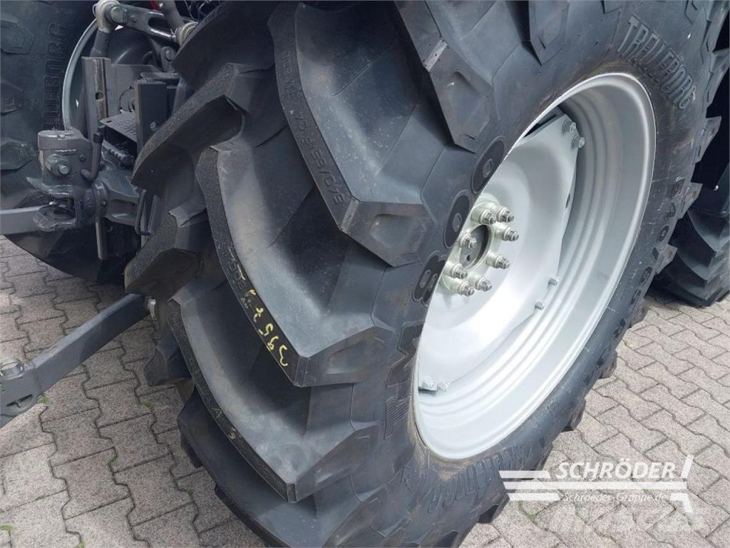 Massey Ferguson 4707 CAB ESSENTIAL Traktorit