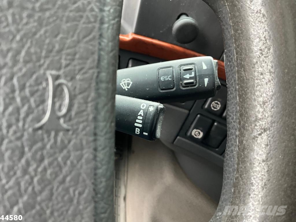 Volvo FH 520 8x4 Euro 5 Hiab 24 Tonmeter laadkraan + Fly Kranen voor alle terreinen