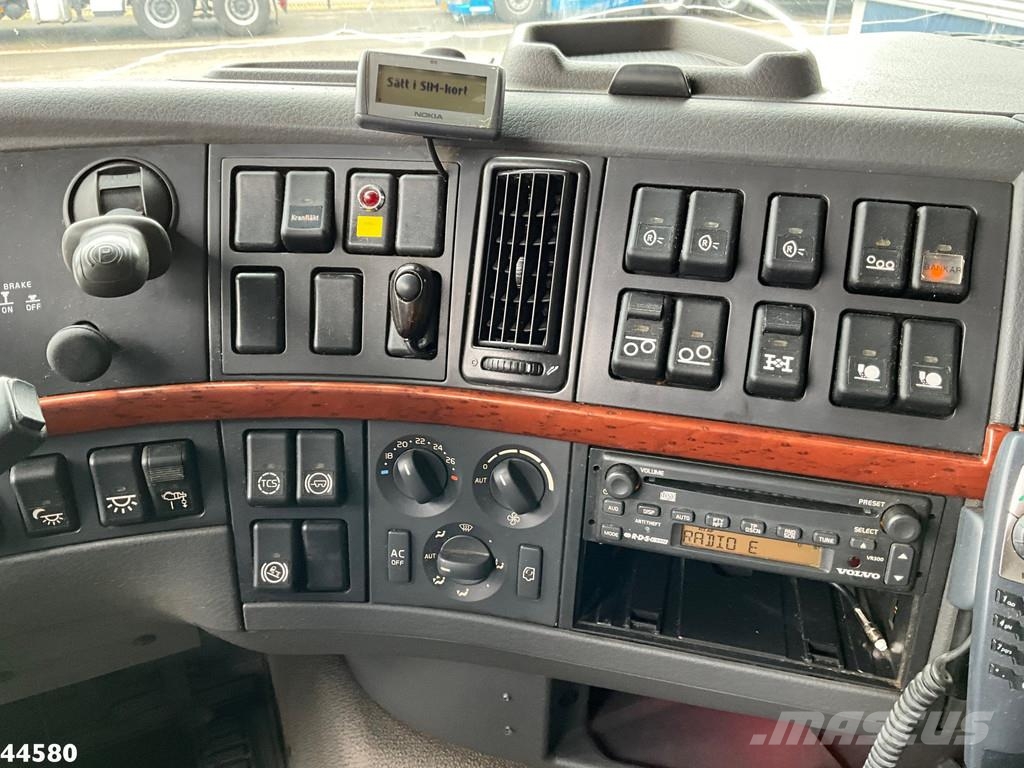 Volvo FH 520 8x4 Euro 5 Hiab 24 Tonmeter laadkraan + Fly Kranen voor alle terreinen