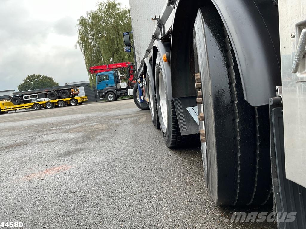 Volvo FH 520 8x4 Euro 5 Hiab 24 Tonmeter laadkraan + Fly Kranen voor alle terreinen