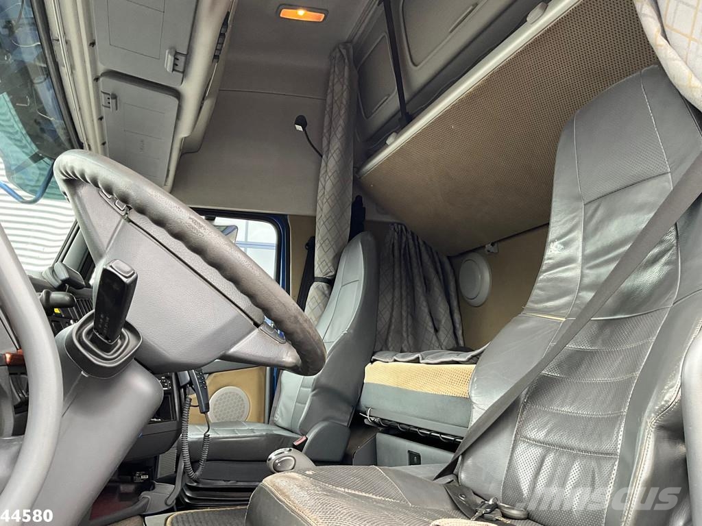 Volvo FH 520 8x4 Euro 5 Hiab 24 Tonmeter laadkraan + Fly Kranen voor alle terreinen