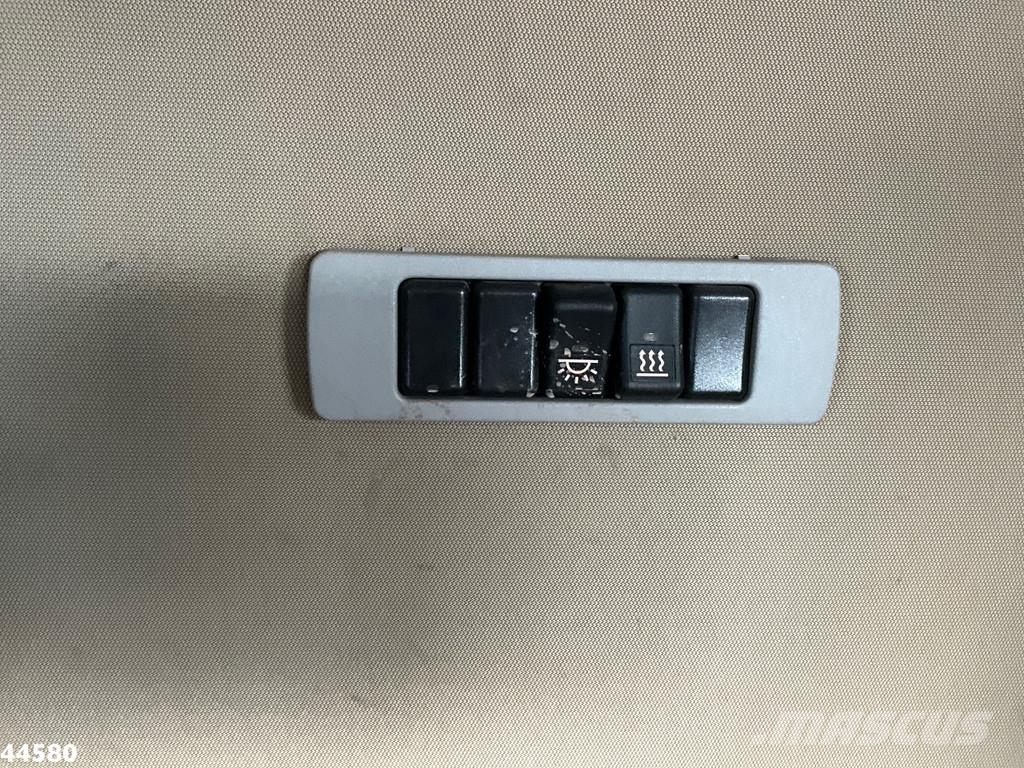Volvo FH 520 8x4 Euro 5 Hiab 24 Tonmeter laadkraan + Fly Kranen voor alle terreinen