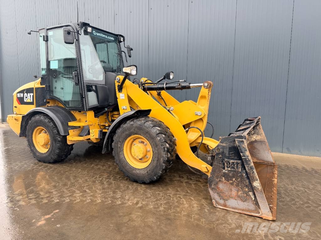 CAT 907M Pyöräkuormaajat