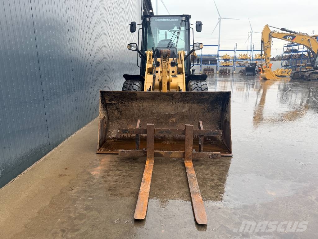 CAT 907M Pyöräkuormaajat