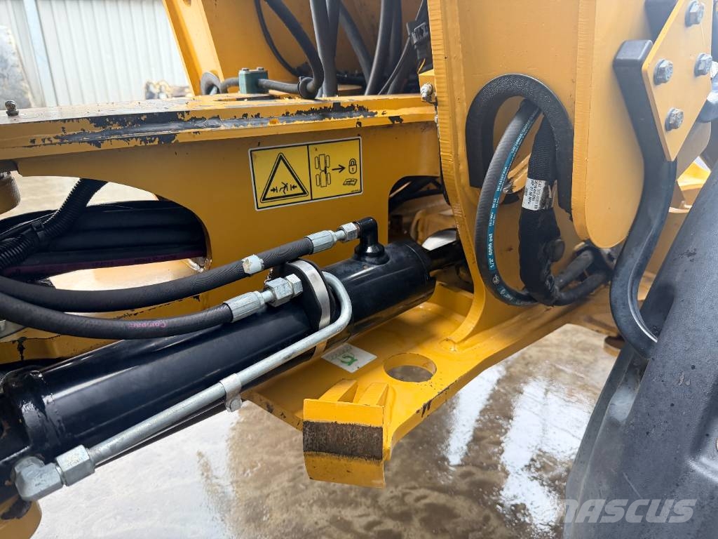 CAT 907M Pyöräkuormaajat