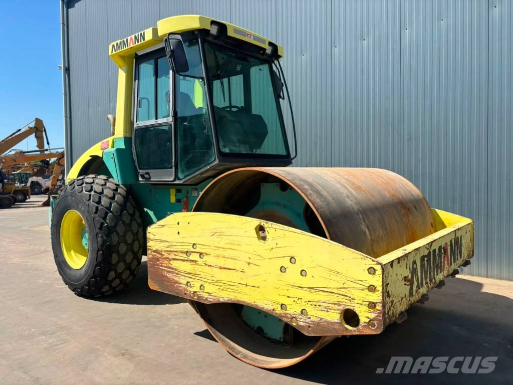 Ammann ASC110D مداحل أحادية الأسطوانة