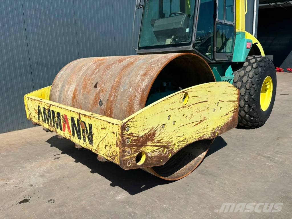 Ammann ASC110D مداحل أحادية الأسطوانة