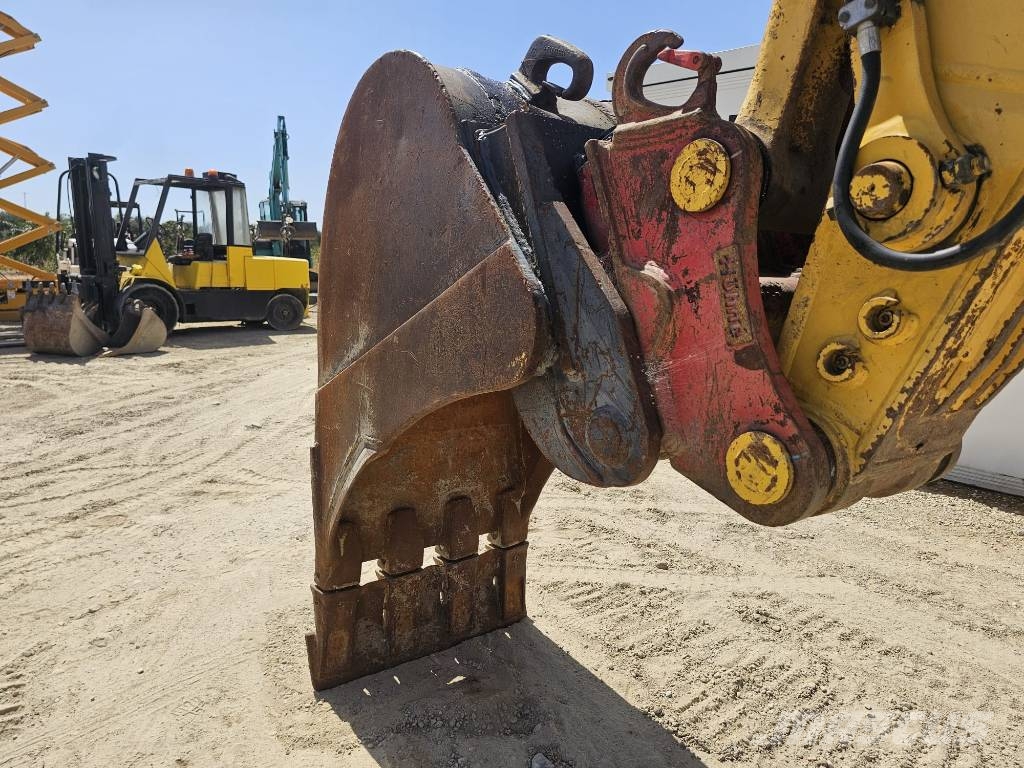 Komatsu HB 215 LC-2 Bageri gusjeničari