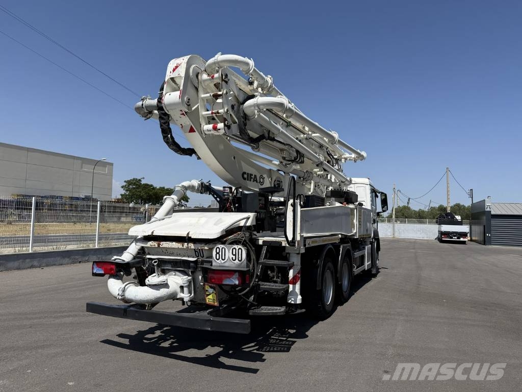 MAN TGS 26.420 طفرات توزيع الخرسانة