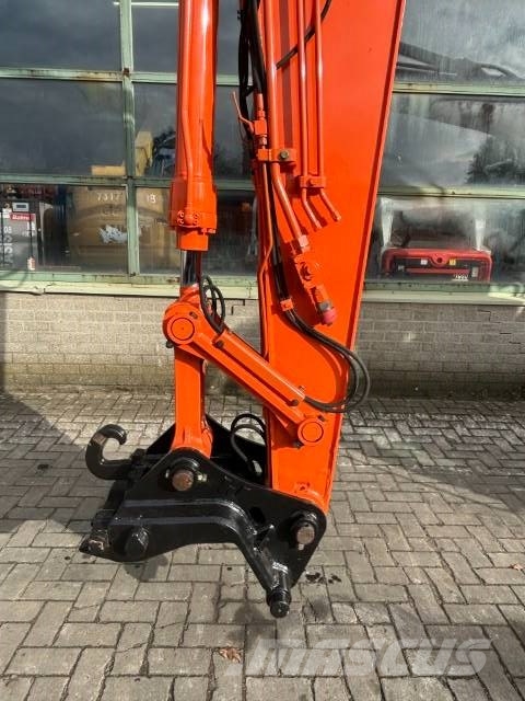 Hitachi ZX 135 US-5B, 2014, Roosendaal, Noord-Brabant, Nederland
