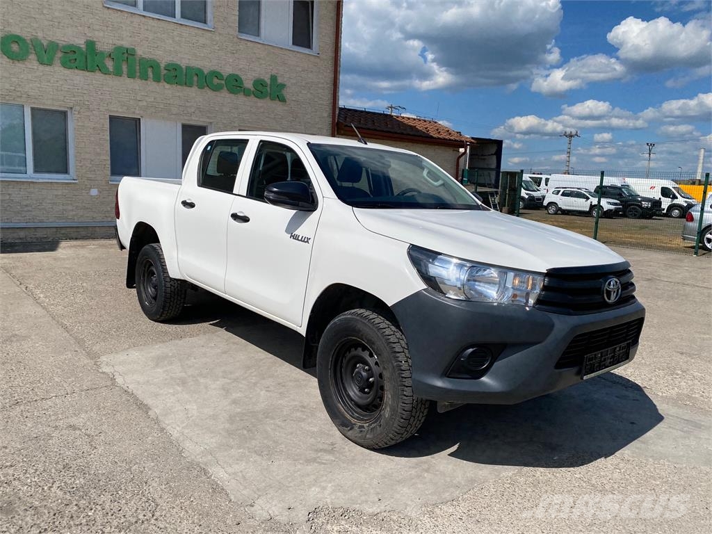 Toyota HILUX 2.4 diesel 4X4 Double Cab VIN 615 Geländewagen