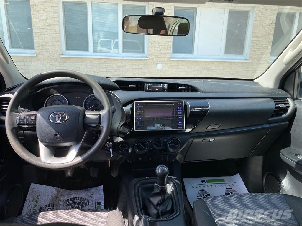 Toyota HILUX 2.4 diesel 4X4 Double Cab VIN 615 Geländewagen