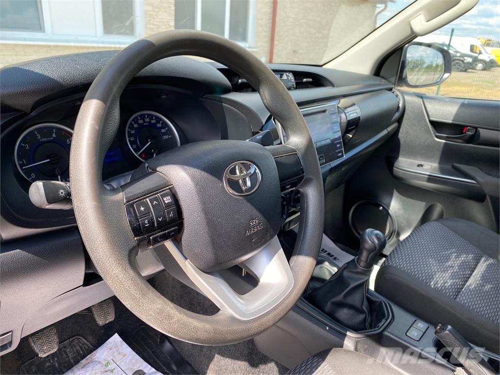 Toyota HILUX 2.4 diesel 4X4 Double Cab VIN 615 Geländewagen