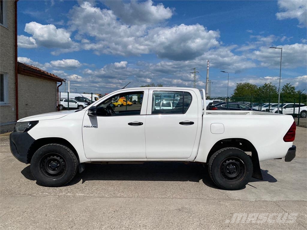 Toyota HILUX 2.4 diesel 4X4 Double Cab VIN 615 Geländewagen