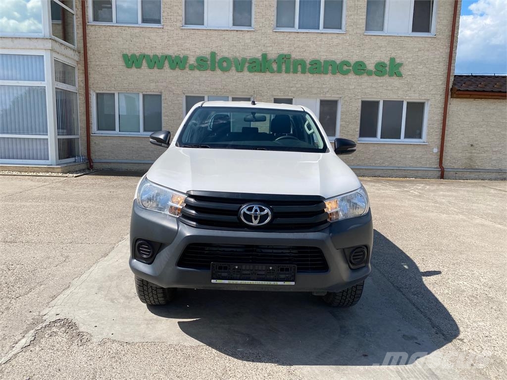 Toyota HILUX 2.4 diesel 4X4 Double Cab VIN 615 Geländewagen