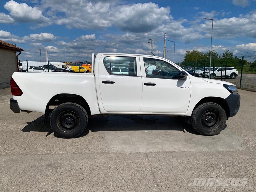 Toyota HILUX 2.4 diesel 4X4 Double Cab VIN 615 Geländewagen