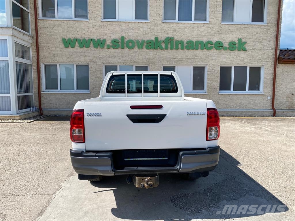 Toyota HILUX 2.4 diesel 4X4 Double Cab VIN 615 Geländewagen