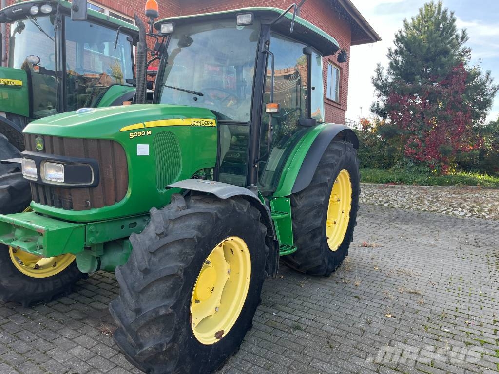 John Deere 5090 M Трактори