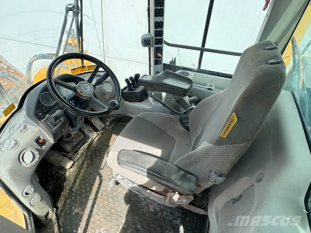 Volvo L150H - High-tip Bucket / Backup Camera Radlader