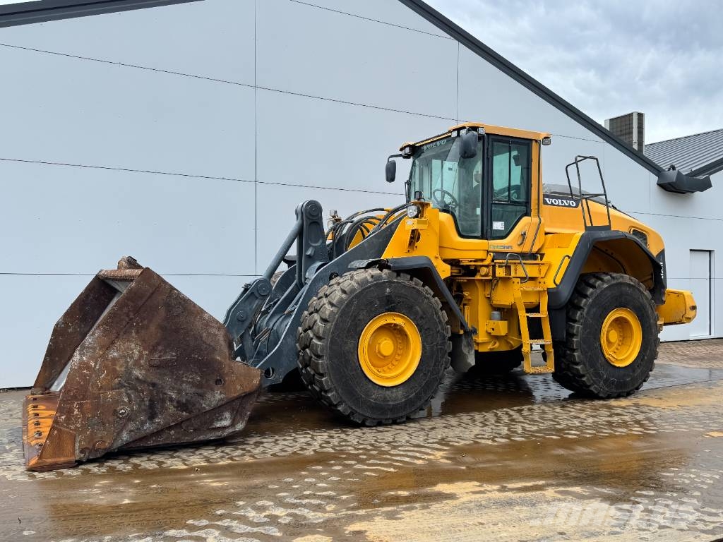 Volvo L150H - High-tip Bucket / Backup Camera Radlader
