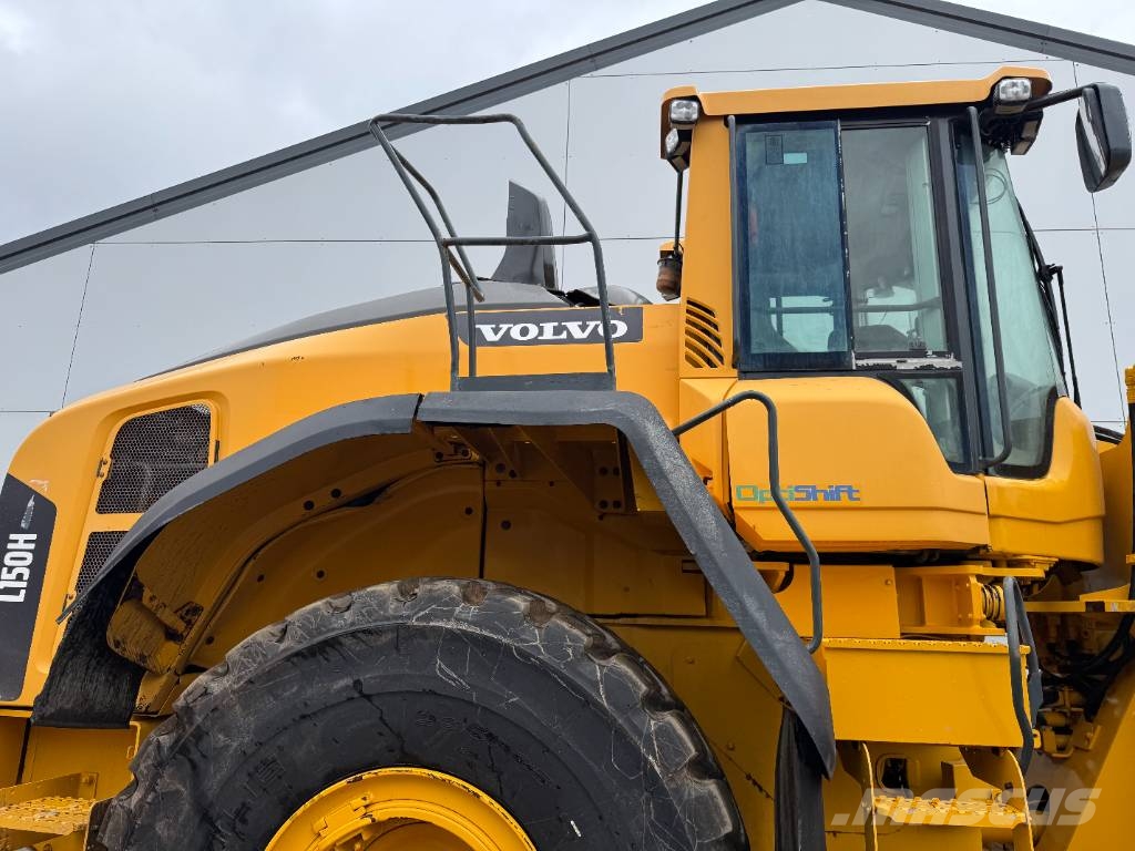 Volvo L150H - High-tip Bucket / Backup Camera Radlader