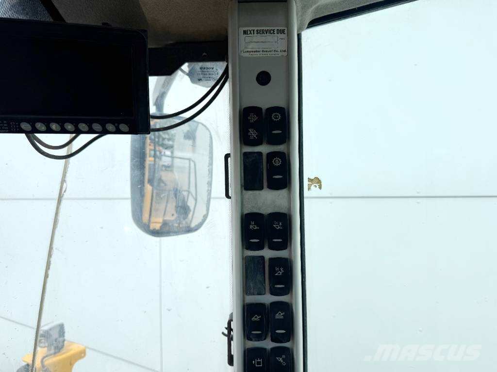 Volvo L150H - High-tip Bucket / Backup Camera Radlader