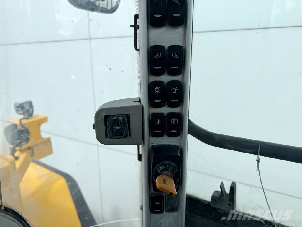 Volvo L150H - High-tip Bucket / Backup Camera Radlader