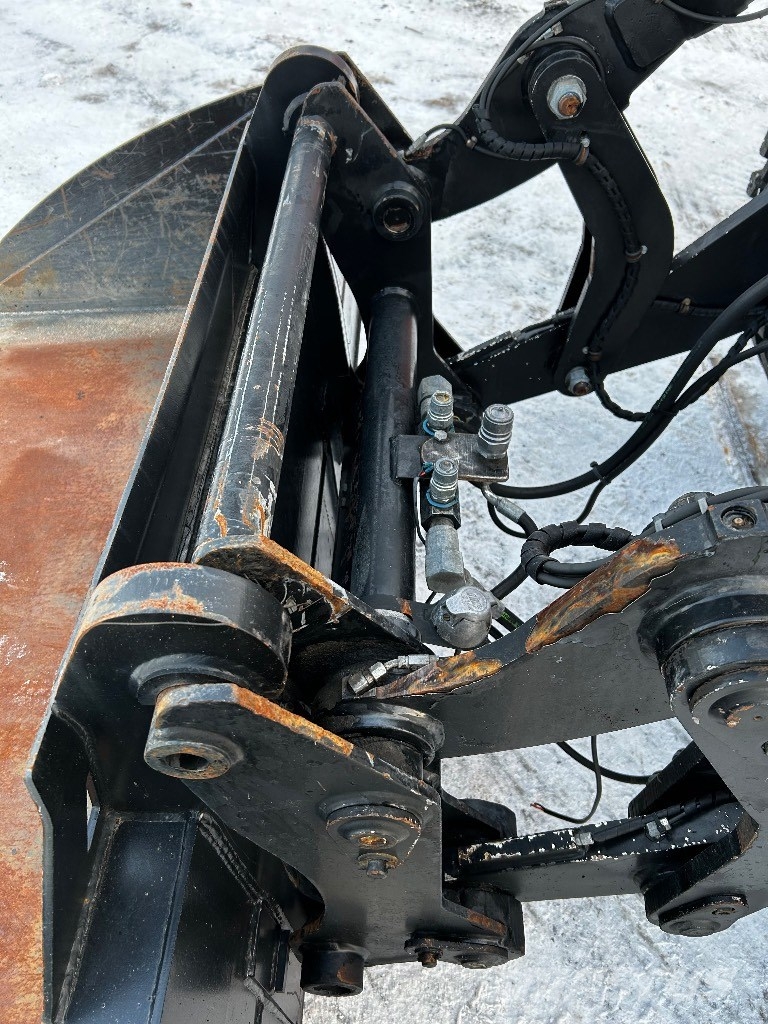 Huddig 1260 C / Kronos, Pyörittäjä, Hyvät renkaat Traktorgravere