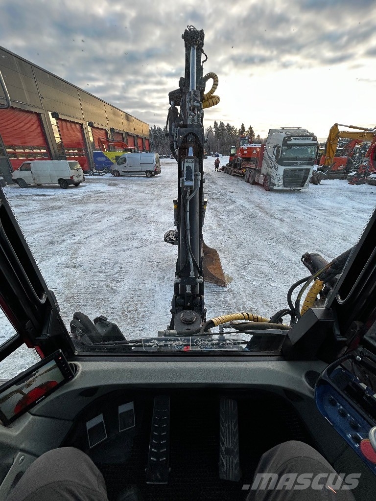 Huddig 1260 C / Kronos, Pyörittäjä, Hyvät renkaat Traktorgravere