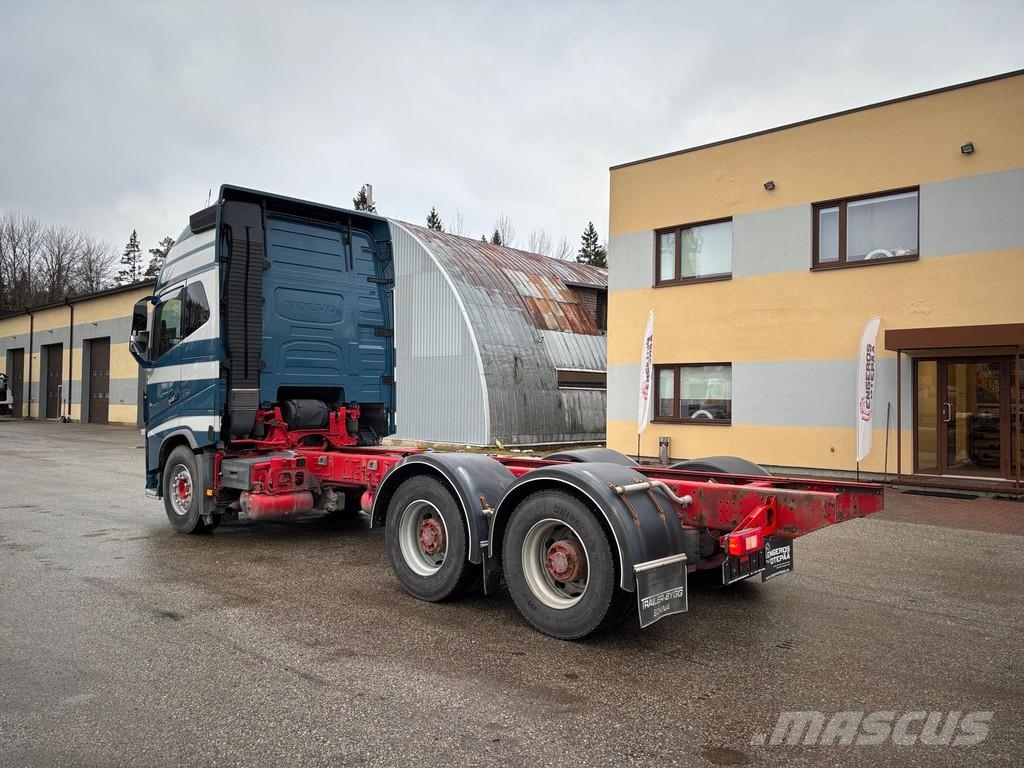 Volvo FH750 6x4 EURO6 + RETARDER + PTO + 9T FRONT AXLE Kamioni-šasije