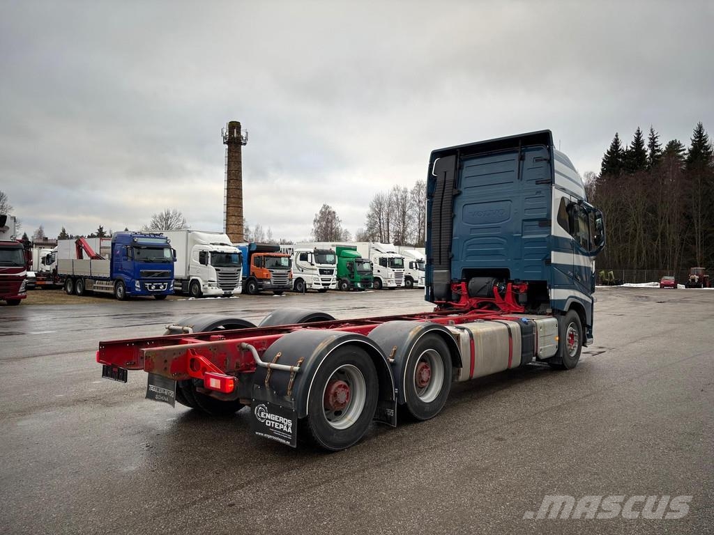 Volvo FH750 6x4 EURO6 + RETARDER + PTO + 9T FRONT AXLE Kamioni-šasije