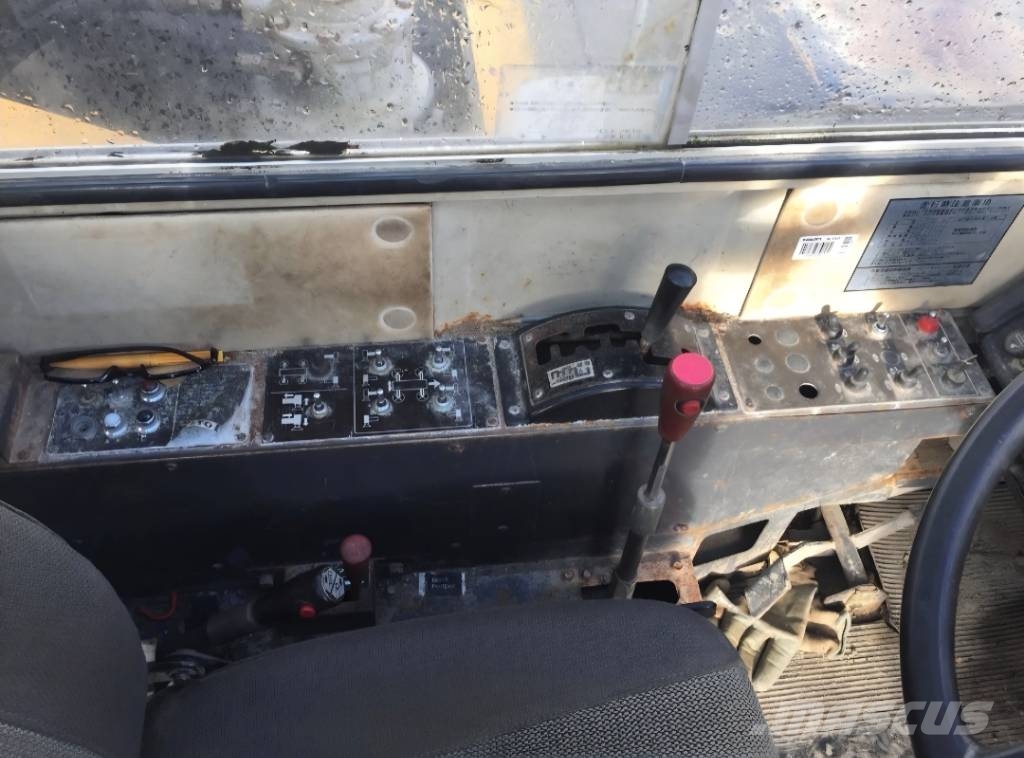Kato KR 30 H Всъдеходни кранове