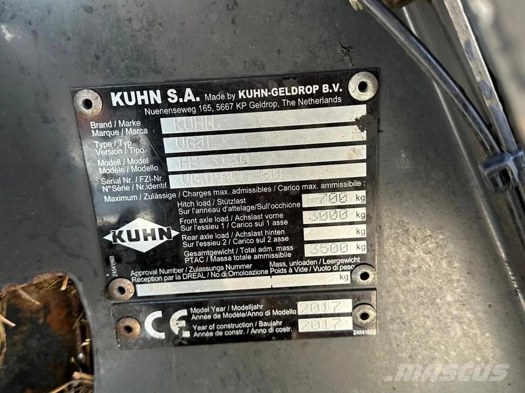 Kuhn FB 3130 rondebalenpers Falciatrinciatrici