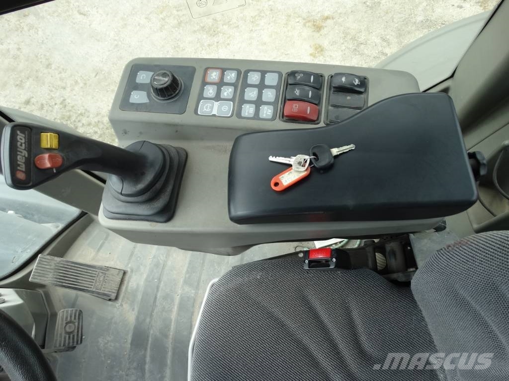 Weycor AR 660 Фронтальные погрузчики
