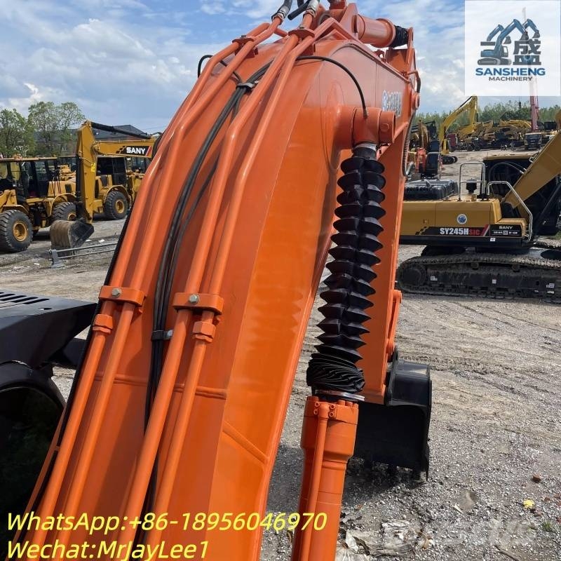 Hitachi ZX 210 حفارات زحافة