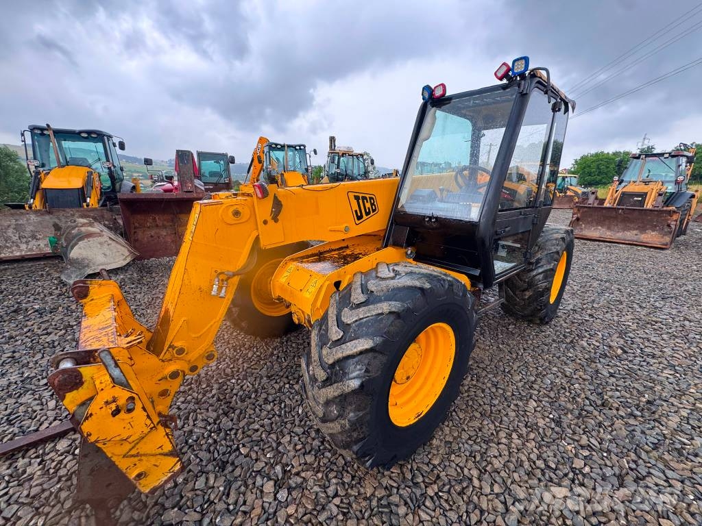 JCB 528-70 Kurottajat