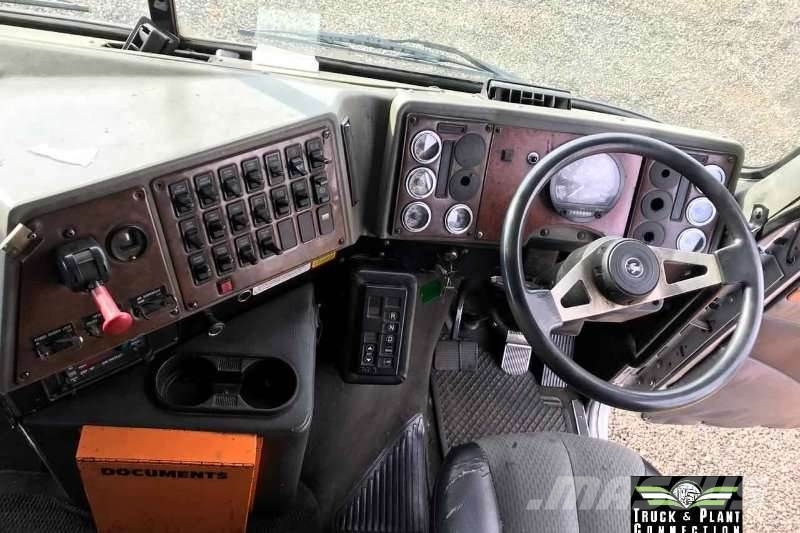 International 2011 International 9800i Midroof Autoshift 기타 트럭