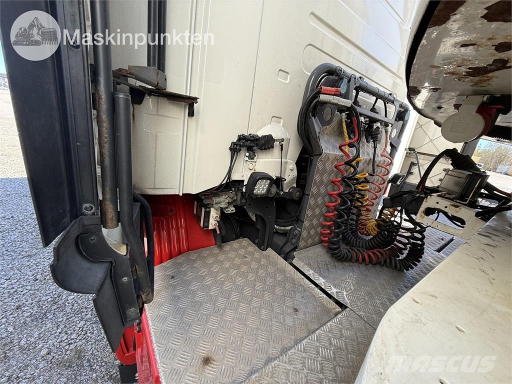 Scania G370LA4X2MNA Tegljači