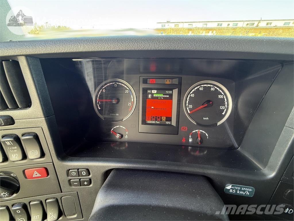 Scania G370LA4X2MNA Tegljači