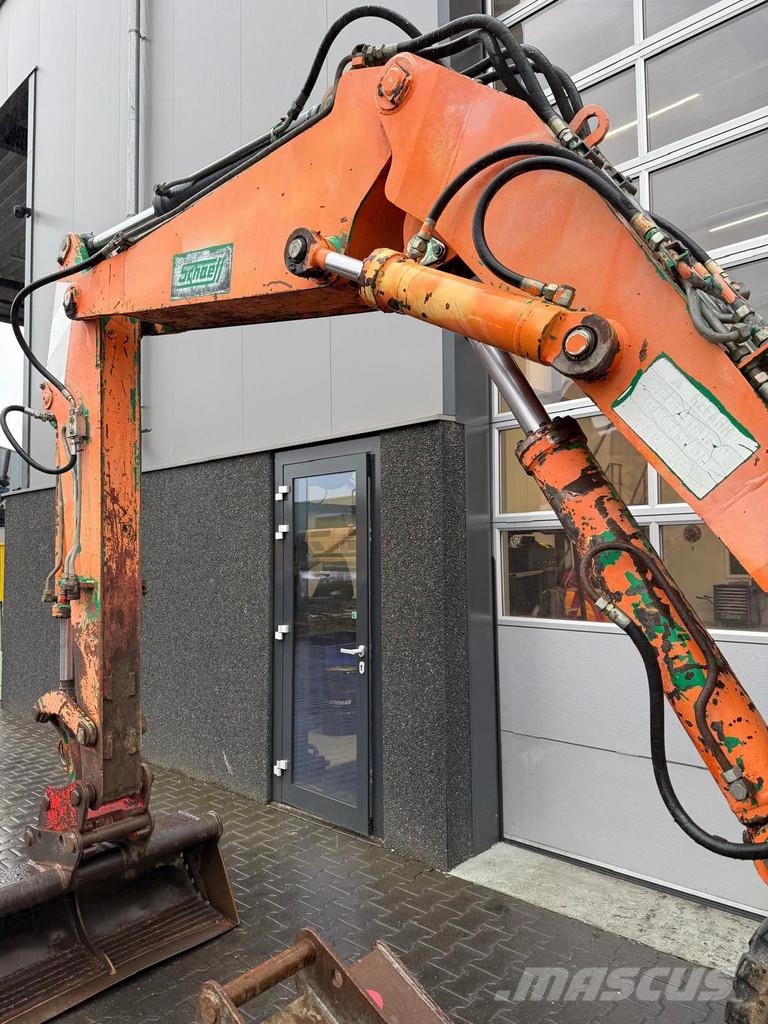 Schaeff HML31 Közepes (midi) kotrók 7 t - 12 t
