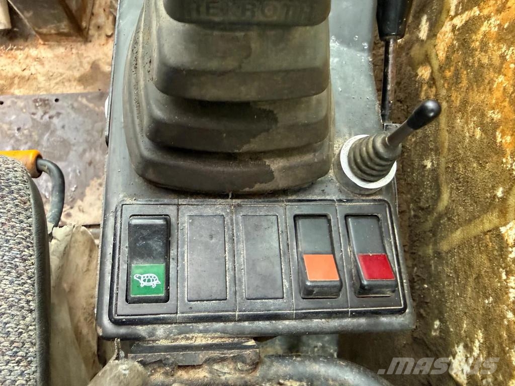 Schaeff HML31 Közepes (midi) kotrók 7 t - 12 t